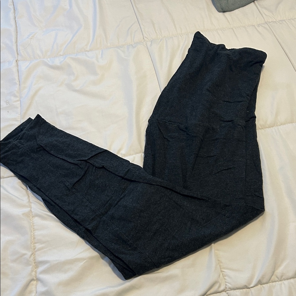 GAP Maternity Over the Belly Capri Leggings